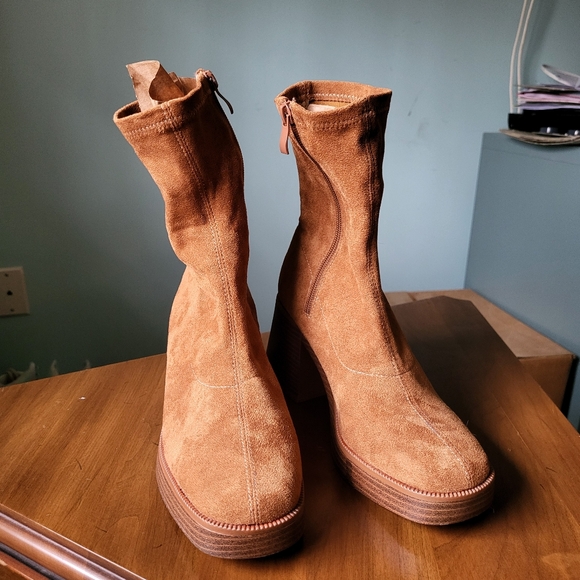 Hughez Brown Suede Platform Boots - Picture 5 of 7
